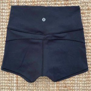 Lululemon In Movement Short Everlux Black Size 4